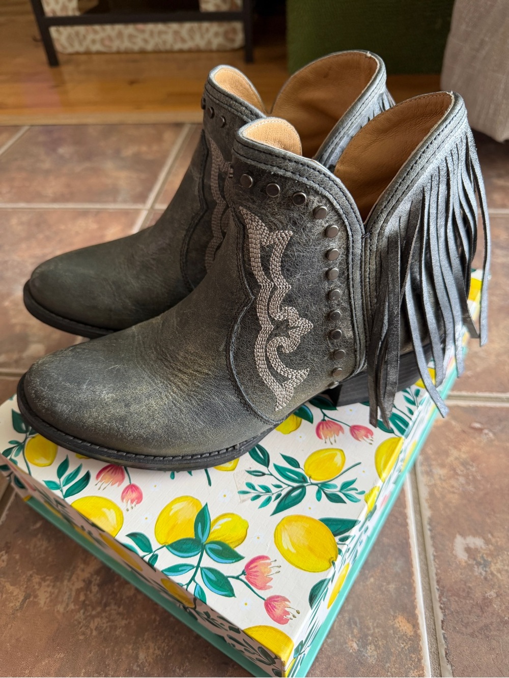 Sterling River Grey Fringe Studded Short Leather Boots - Size 8.5